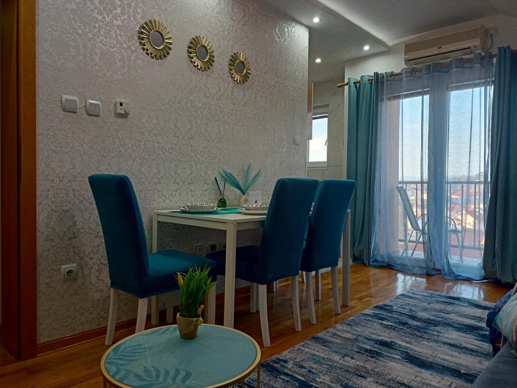 Hill Lux Apartment *